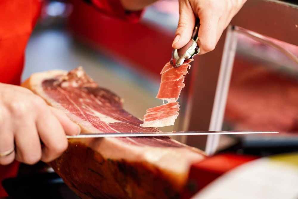 Cómo empezar un jamón ibérico: guía fácil para principiantes